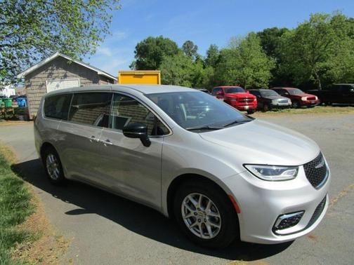 Silver Mist 2024 Chrysler Pacifica Touring L