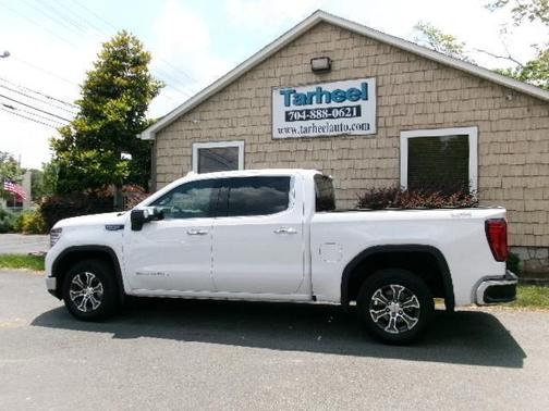 Summit White 2025 GMC Sierra 1500 SLT