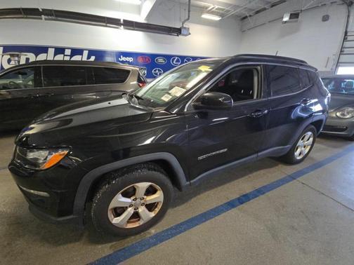 Diamond Black Crystal Pearlcoat 2018 Jeep Compass Latitude