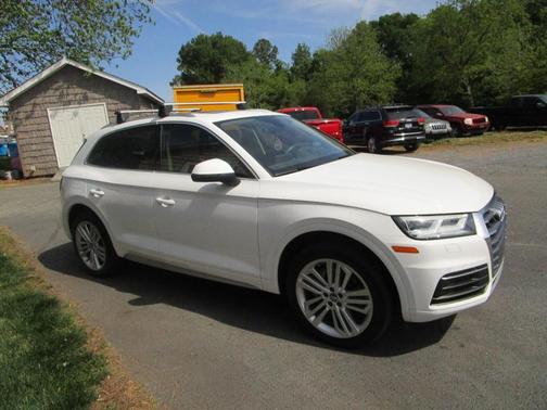 Ibis White 2020 Audi Q5 45 Premium Plus