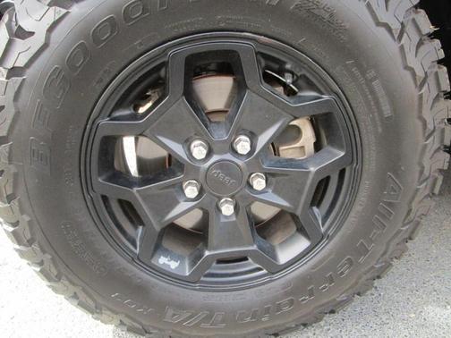 Sting Gray 2021 Jeep Gladiator Sport