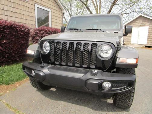 Sting Gray 2021 Jeep Gladiator Sport