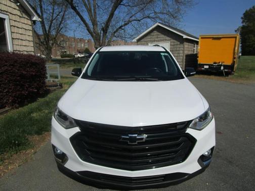 WHITE 2019 Chevrolet Traverse LT Cloth