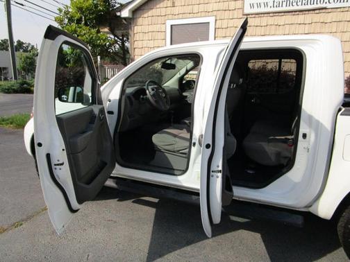 2021 Nissan Frontier SV