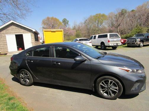 Gravity Gray 2023 Kia Forte LXS