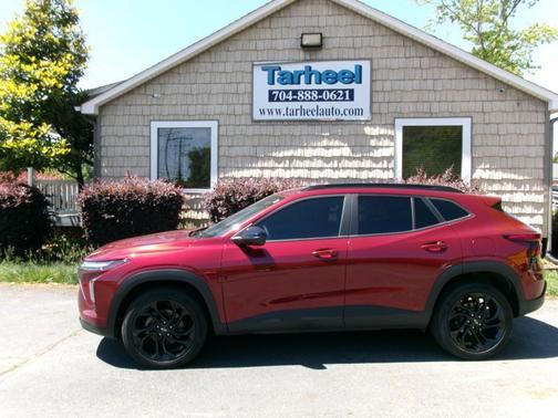 Crimson Metallic 2025 Chevrolet Trax FWD 2RS