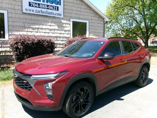 Crimson Metallic 2025 Chevrolet Trax FWD 2RS