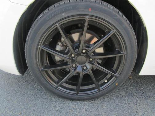 Snowflake White Pearl Mica 2017 Mazda Mazda3 Grand Touring