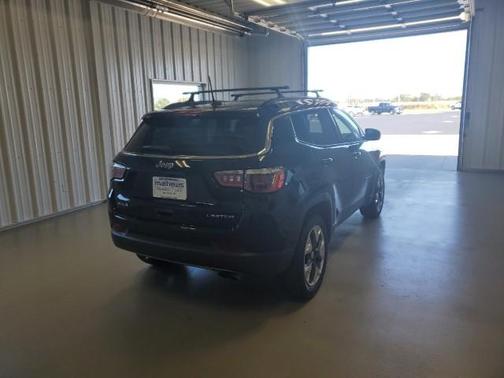 Photo 4 of 28 of 2019 Jeep Compass Altitude