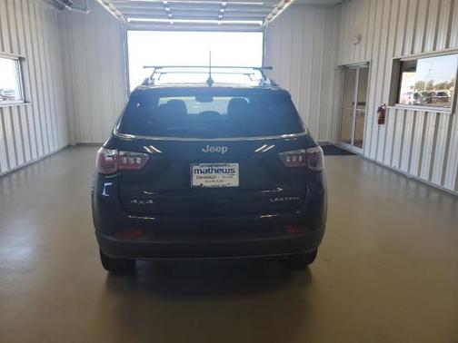 Photo 5 of 28 of 2019 Jeep Compass Altitude