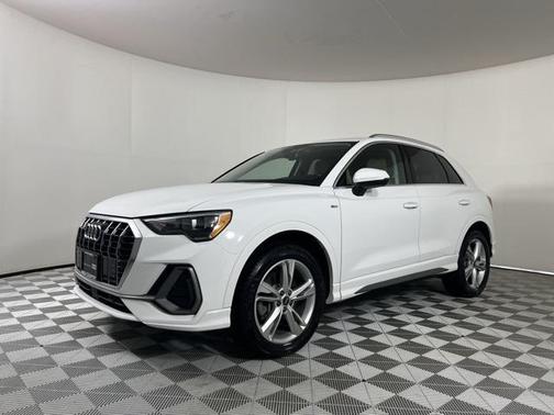 2022 Audi Q3 Premium 45 TFSI S line quattro Tiptronic