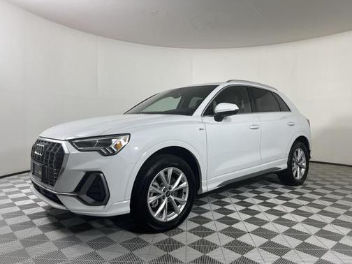 2022 Audi Q3 Premium Plus 45 TFSI S line quattro Tiptronic