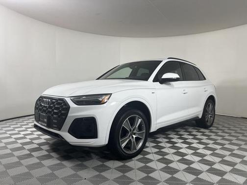 2025 Audi Q5 Premium 45 TFSI S line quattro