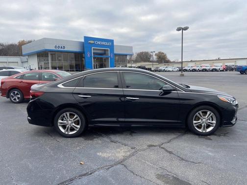 Photo 2 of 27 of 2018 Hyundai Sonata SEL