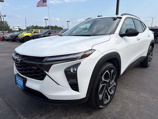 Summit White 2024 Chevrolet Trax 2RS