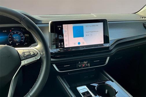 2025 Volkswagen Atlas Cross Sport 2.0T SE w/Technology 4MOTION
