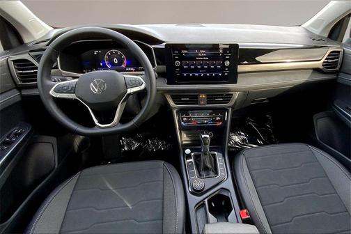 2026 Volkswagen Taos SE Black