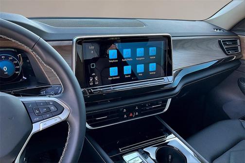 2026 Volkswagen Atlas 2.0T SE w/Technology 4MOTION
