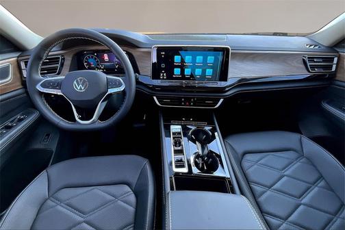 2026 Volkswagen Atlas 2.0T SE w/Technology 4MOTION