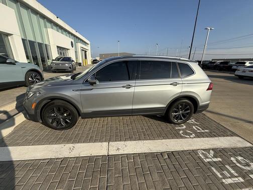 2024 Volkswagen Tiguan 2.0T SE 4MOTION