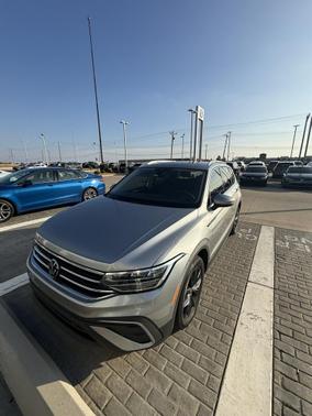 2024 Volkswagen Tiguan 2.0T SE 4MOTION