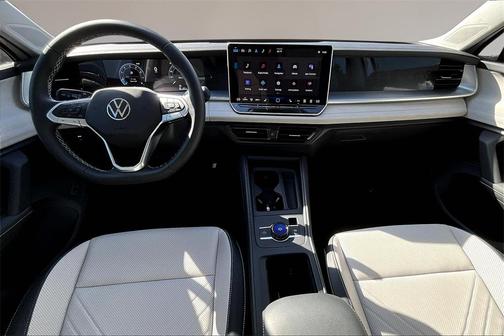 2025 Volkswagen Tiguan 2.0T SE
