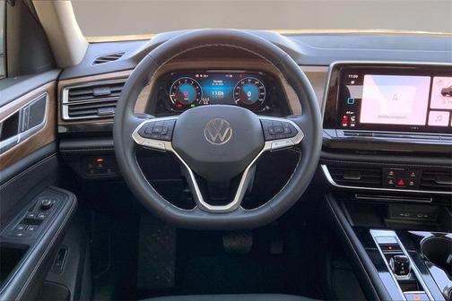 2024 Volkswagen Atlas 2.0T SE w/Technology 4MOTION