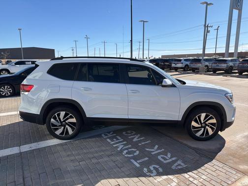 2024 Volkswagen Atlas 2.0T SE w/Technology 4MOTION