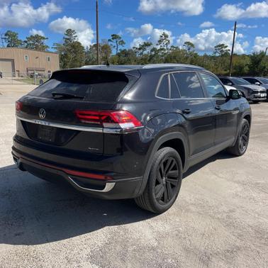 2023 Volkswagen Atlas Cross Sport 2.0T SE w/Technology 4MOTION