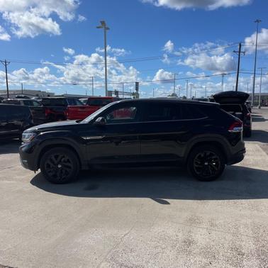 2023 Volkswagen Atlas Cross Sport 2.0T SE w/Technology 4MOTION