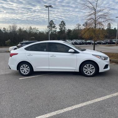 2022 Hyundai Accent SE