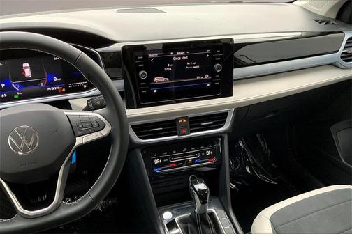 2026 Volkswagen Taos SE