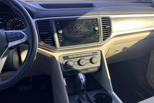 2021 Volkswagen Atlas 2.0T SE w/Technology
