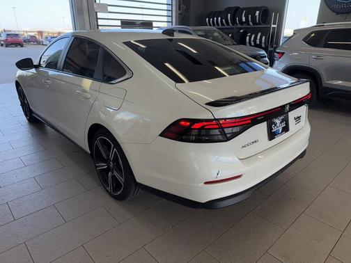 2025 Honda Accord Hybrid Base