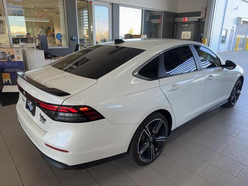 2025 Honda Accord Hybrid Base