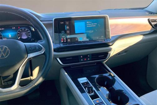 2025 Volkswagen Atlas 2.0T SE w/Technology 4MOTION