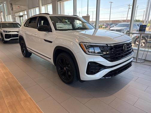 2026 Volkswagen Atlas Cross Sport 2.0T SEL