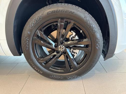 2026 Volkswagen Atlas Cross Sport 2.0T SEL