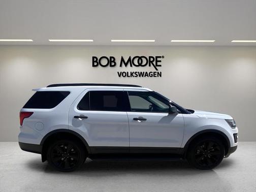 2017 Ford Explorer Base