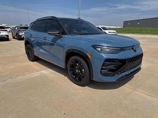 2025 Volkswagen Tiguan 2.0T SE R-Line Black 4MOTION
