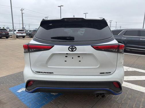 Wind Chill Pearl 2023 Toyota Highlander XSE