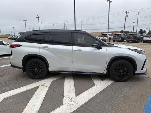Wind Chill Pearl 2023 Toyota Highlander XSE
