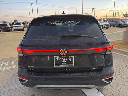 2025 Volkswagen Taos 1.5T SE