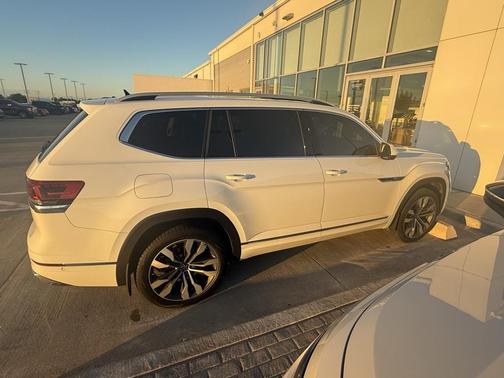 2022 Volkswagen Atlas 3.6L SEL Premium