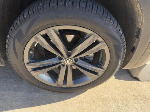 2022 Volkswagen Atlas Cross Sport 2.0T SEL