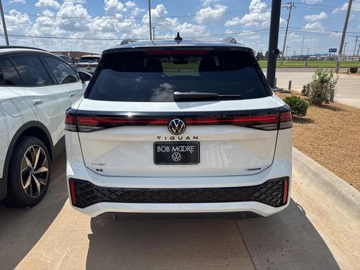 2025 Volkswagen Tiguan 2.0T SE R-Line Black 4MOTION