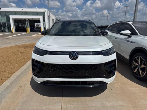 2025 Volkswagen Tiguan 2.0T SE R-Line Black 4MOTION
