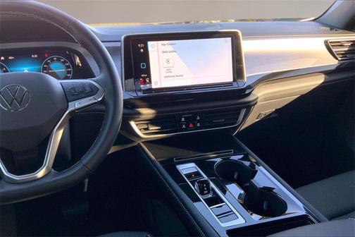 2025 Volkswagen Atlas Cross Sport 2.0T SE w/Technology 4MOTION