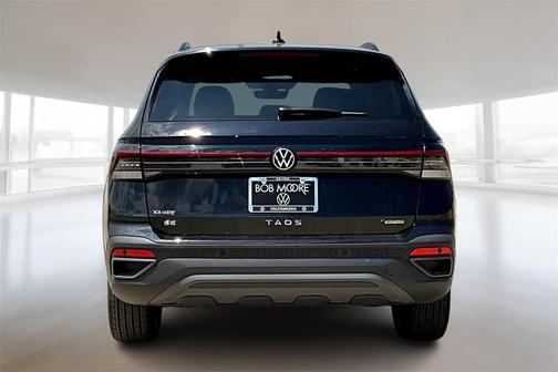 2025 Volkswagen Taos 1.5T SE Black