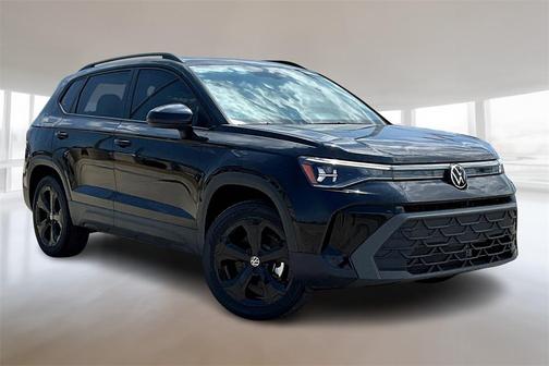 2025 Volkswagen Taos 1.5T SE Black